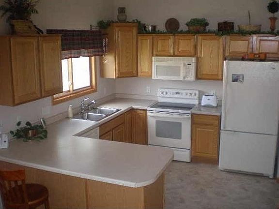 3rd image of 2104 Mustang Dr