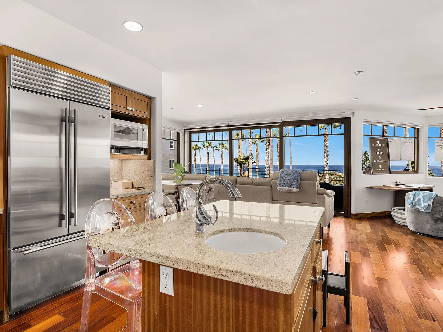 2 bed, 1200 sqft, $8,400 — Photo 3