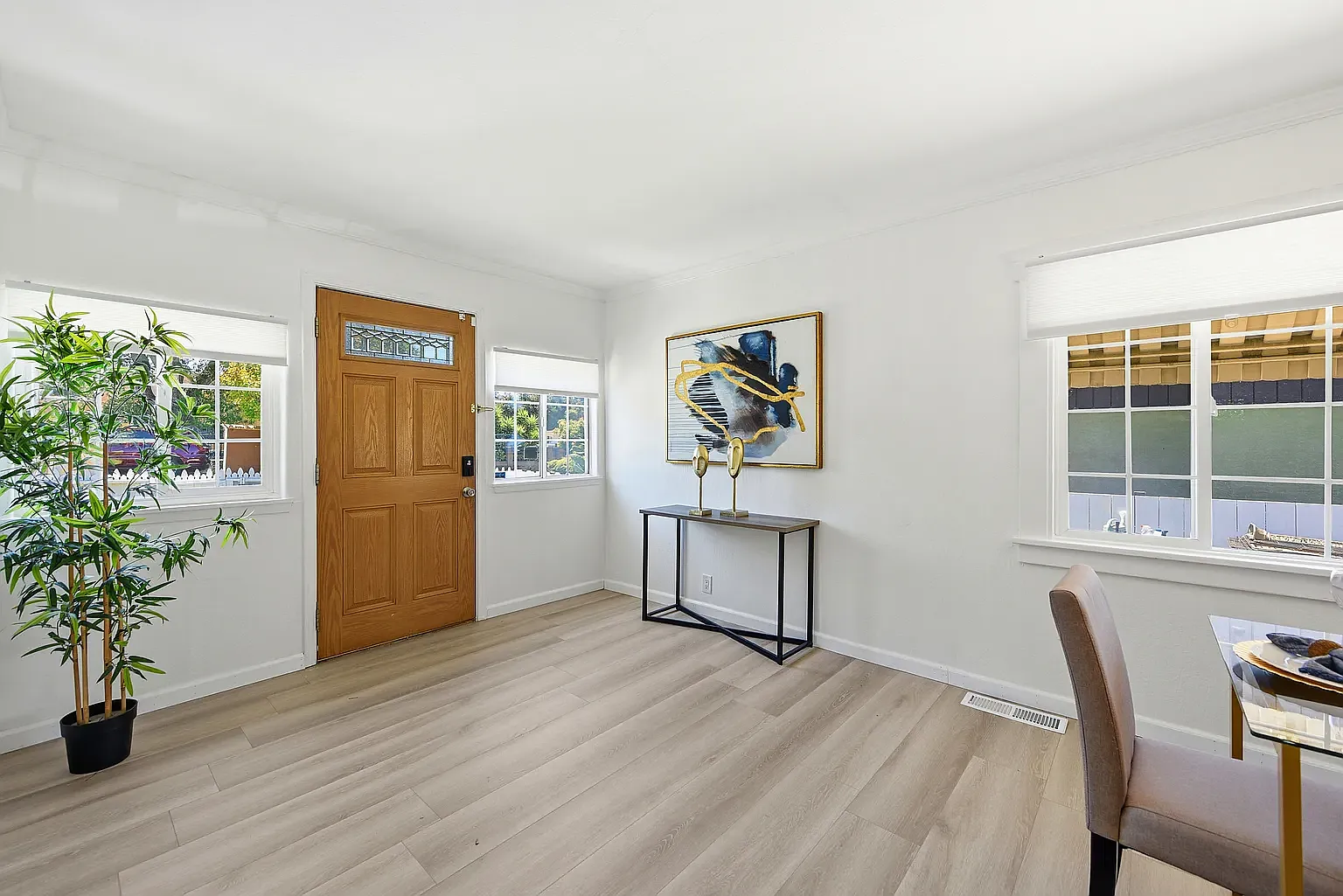 3 bed, 1242 sqft, $3,600 — Photo 4