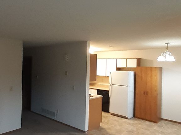 4th image of 811A Elm St