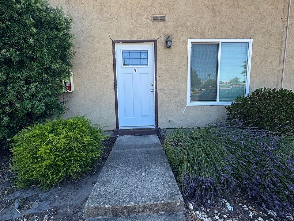Front Door: 1063 Bluebell DR Unit#3