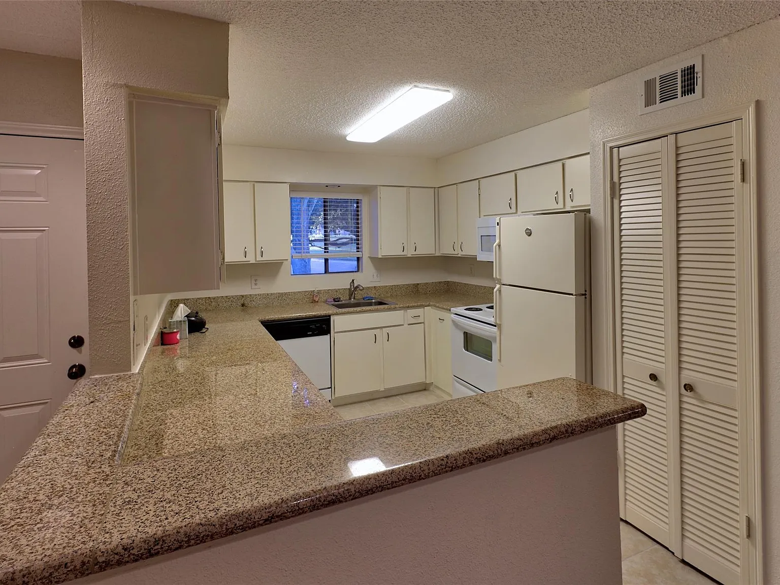 12100 Melville Dr — Photo 2