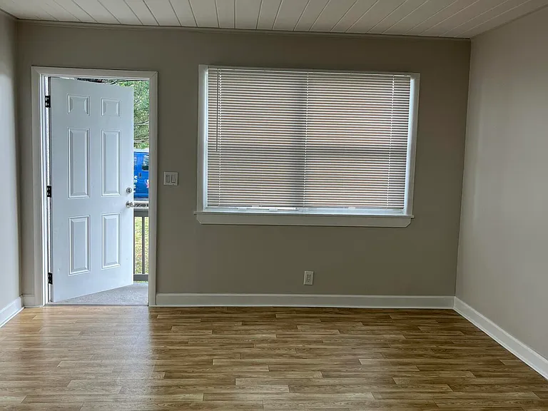 511 W Palm St — Photo 2