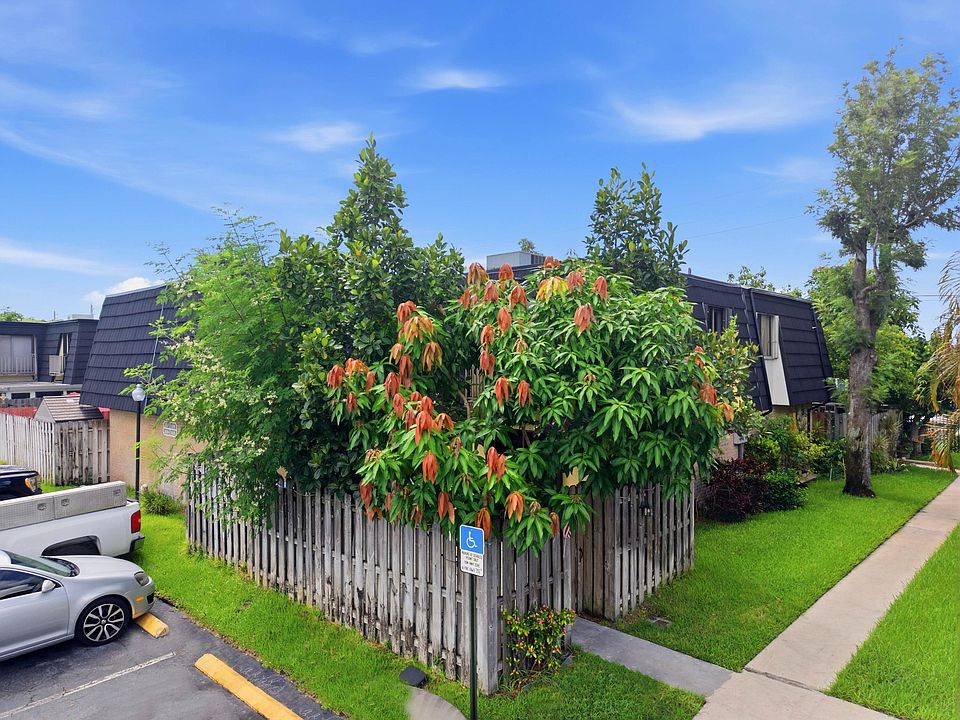 1st image of 105 Woodland Rd