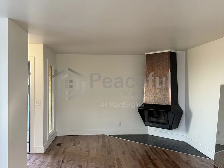 2025 S Broadmoor St — Photo 8