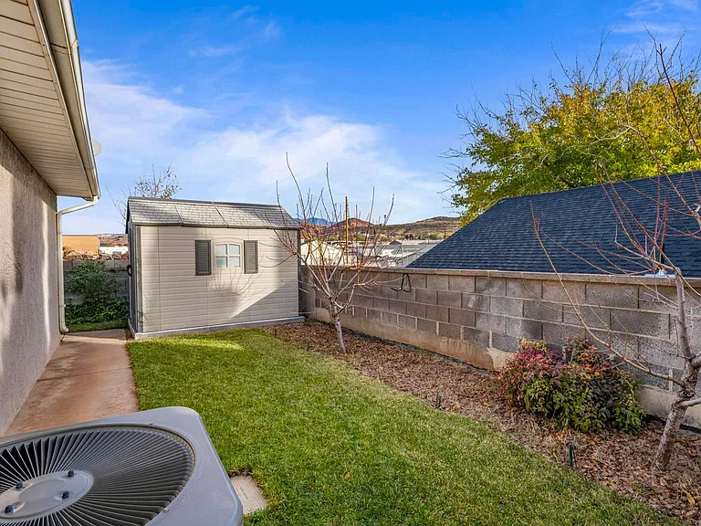 1040 N 1300 W #66 — Photo 32