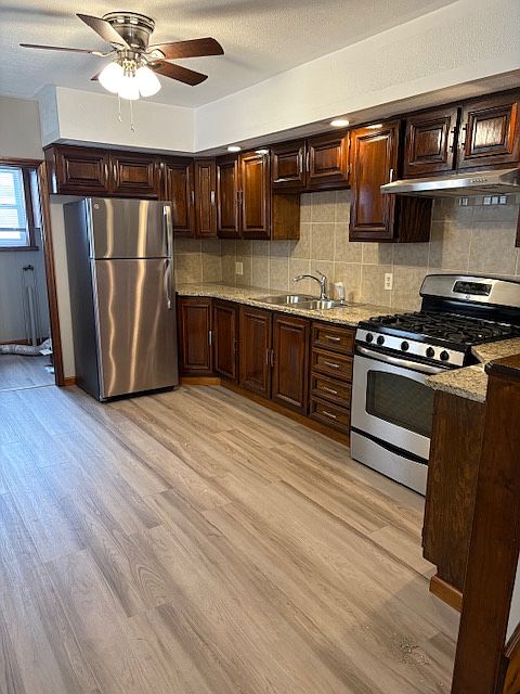 1st image of 214 Sharpe St