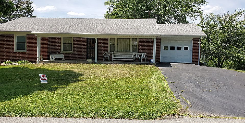 1st image of 107 Cardinal Dr