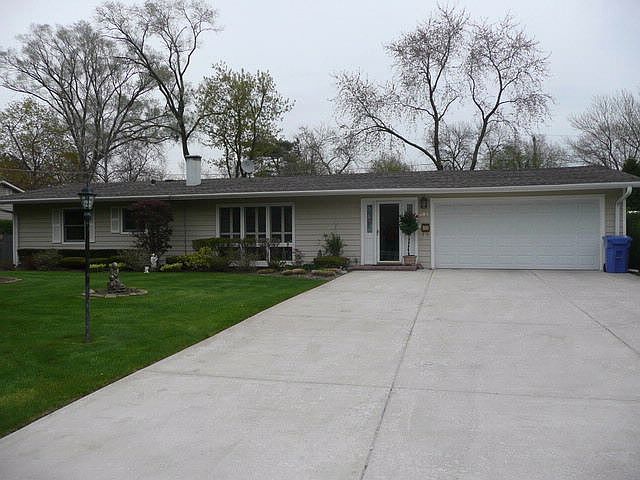 1st image of 409 Hazelwood Ln