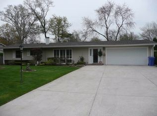 409 Hazelwood Ln, Glenview, IL 60025