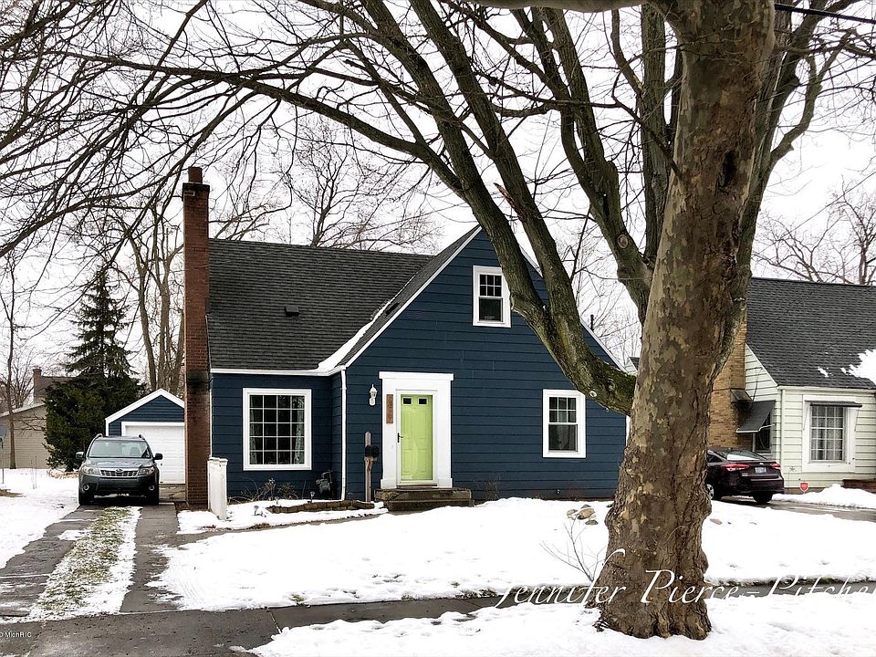 1st image of 2427 Brooklyn Ave SE