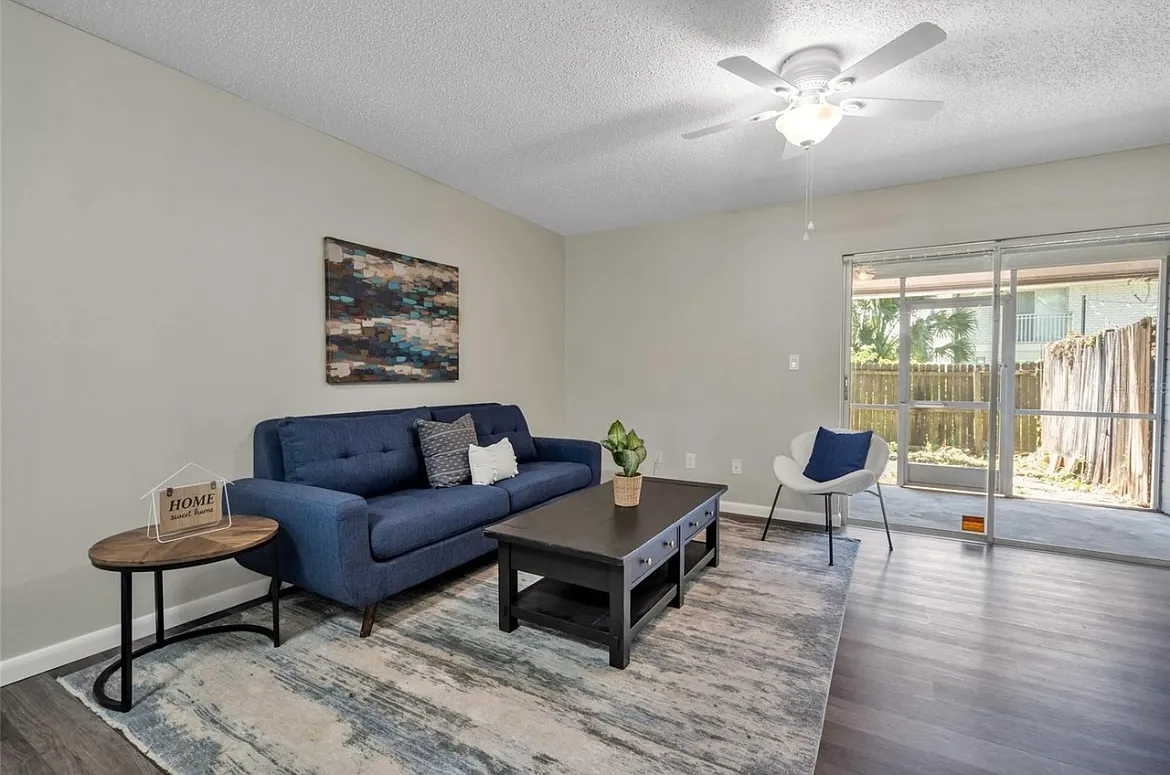 3406 Arbor Oaks Ct — Photo 2