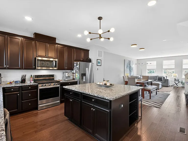 342 South Dr — Photo 9