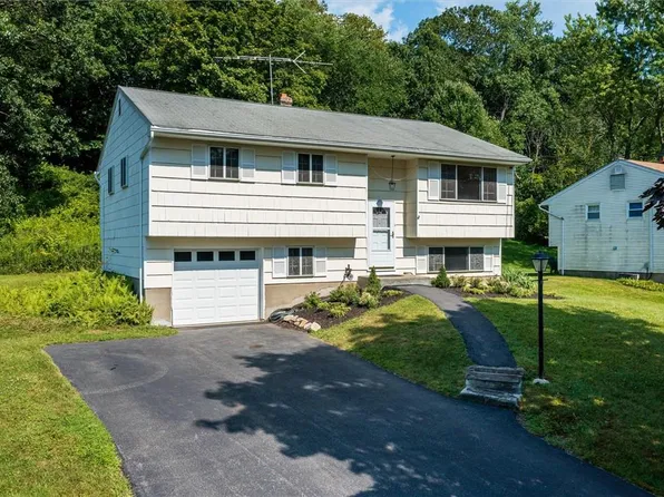 651 Garth Court, Yorktown Heights, NY 10598