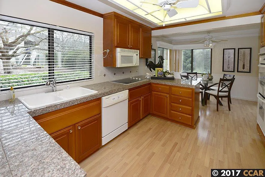 600 Terra California Dr APT 2 photo 1