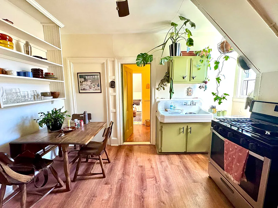 116 Emery St #3