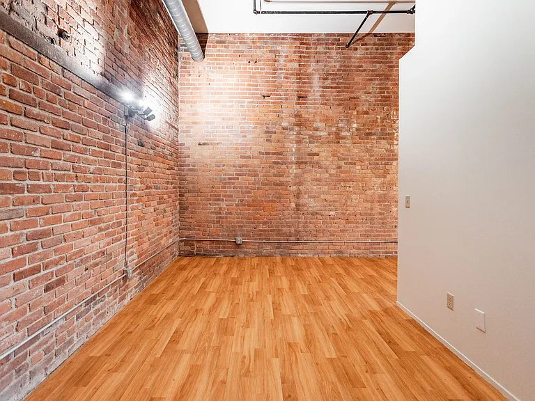 The Lofts at New Amsterdam — Photo 19