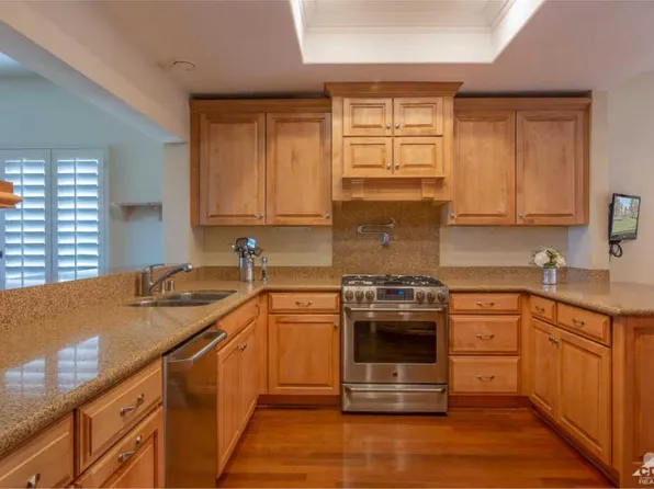 705 N Vista Lago Cir, Palm Desert, CA 92211