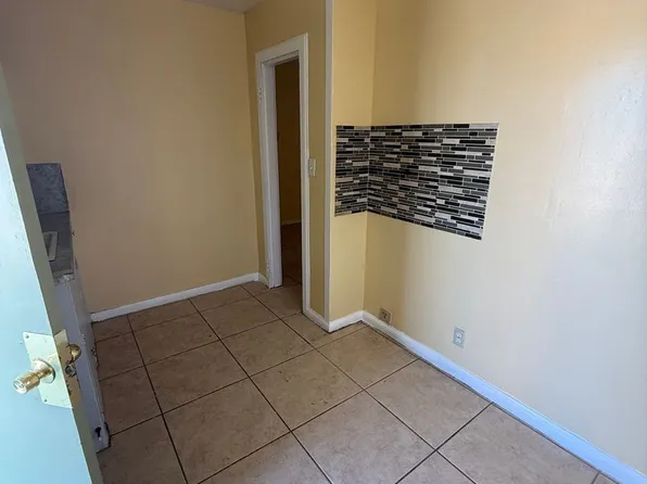 6568 Desert Queen, 6568 Desert Queen Ave APT B, Twentynine Palms, CA 92277