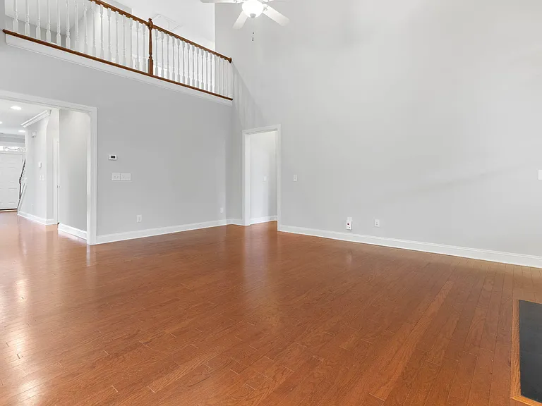 1528 Lily Creek Dr — Photo 9