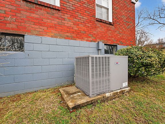 5th image of 3326 Mimosa Dr