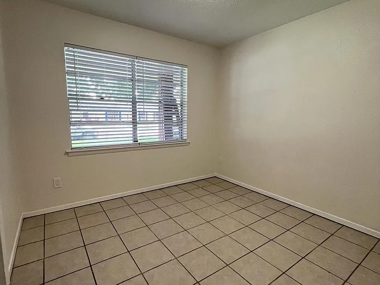 103 Ralph Dr — Photo 12
