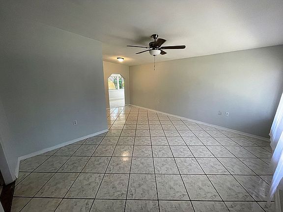 Living Room / Dining Room 