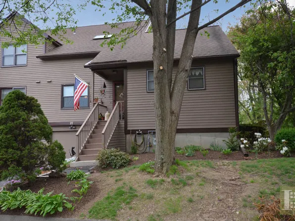 27 Turtlebrook Trl, Monroe, CT 06468