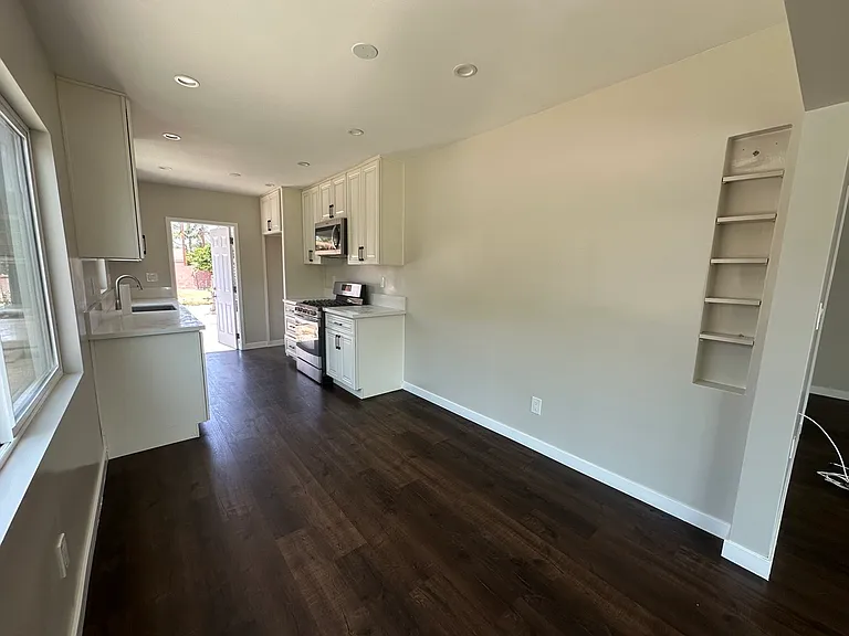 12165 Julius Ave — Photo 5
