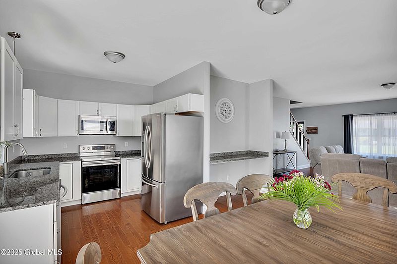 3rd image of 9 Sebring Avenue
