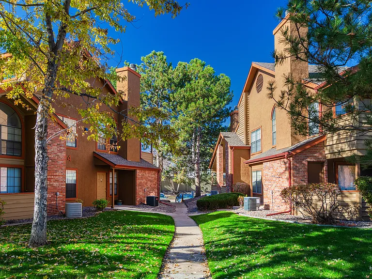 Winridge Apartments and Townhomes — Photo 7