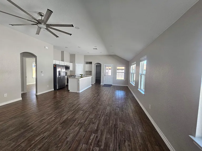 2608 Alamo St — Photo 7