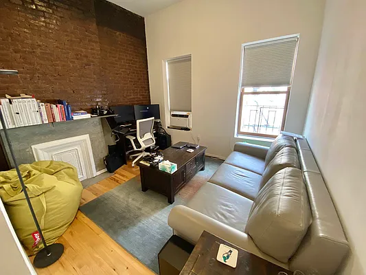 Rented by J PRESTON AND ASSOCIATES INC | media 14