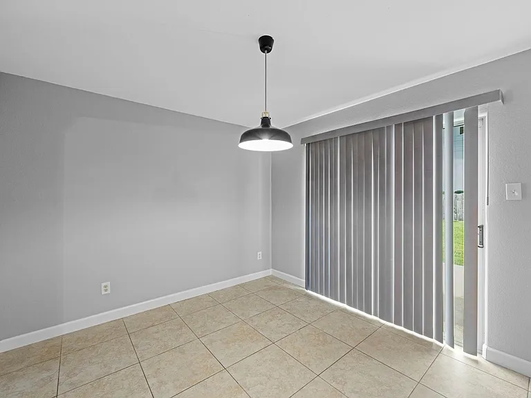 9002 Kerry Prairie Ln — Photo 4