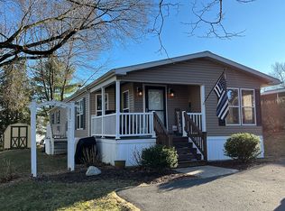 4 Woodview Ct, Bath, PA 18014