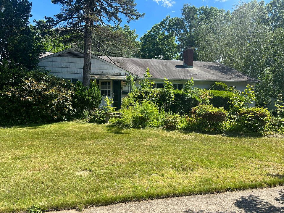 1st image of 61 Lauren Ave