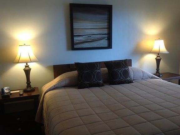 5th image of 5775 Collins Ave APT 407