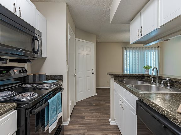 3rd image of 500 Gills Creek Pkwy #1702