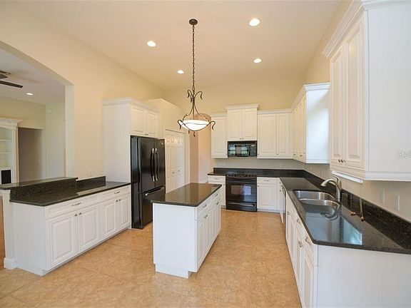 Home For Sale In Lakewood Ranch