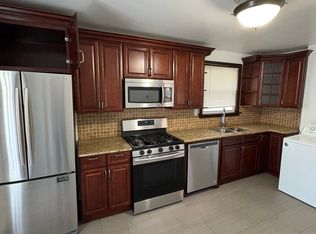 135 Oak St #3, Weehawken, NJ 07086