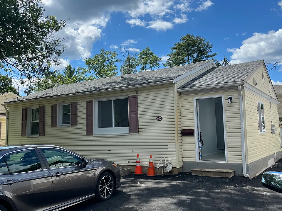 403 Albany Ct