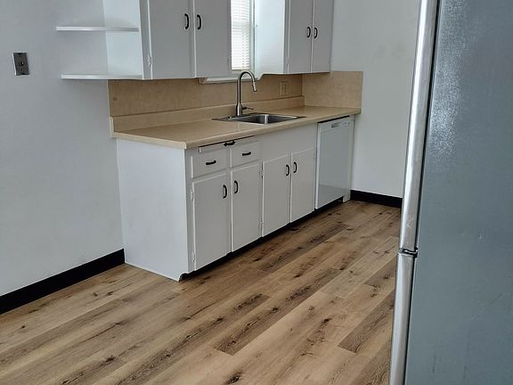 3rd image of 8306 Essen Ave #1