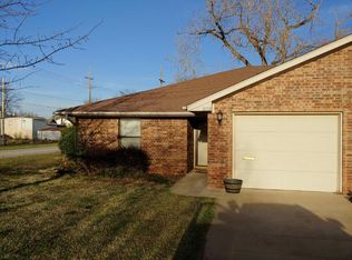 1509 S 13th St, Chickasha, OK 73018