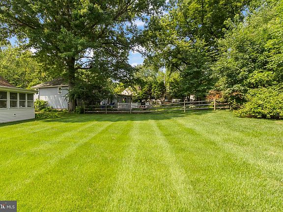 3rd image of 1244 Faun Rd