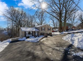 118 Rivercrest Dr, Coraopolis, PA 15108