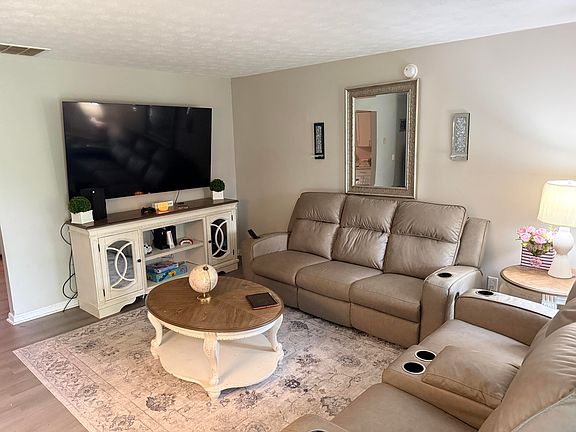 2nd image of 511 Ashley Dr