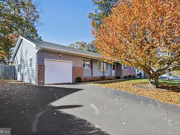 2nd image of 1562 Mosswood Dr