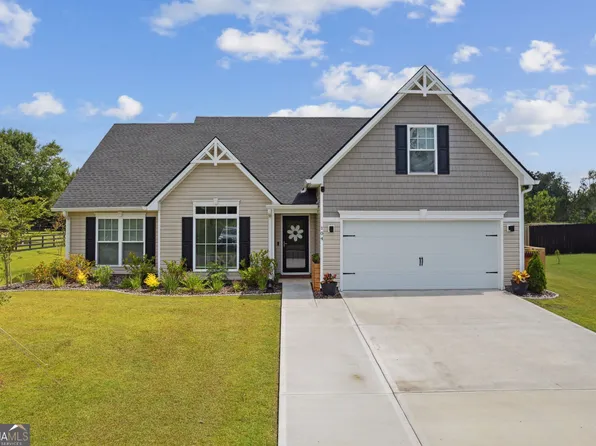 104 Bowline Ln, Kingsland, GA 31548