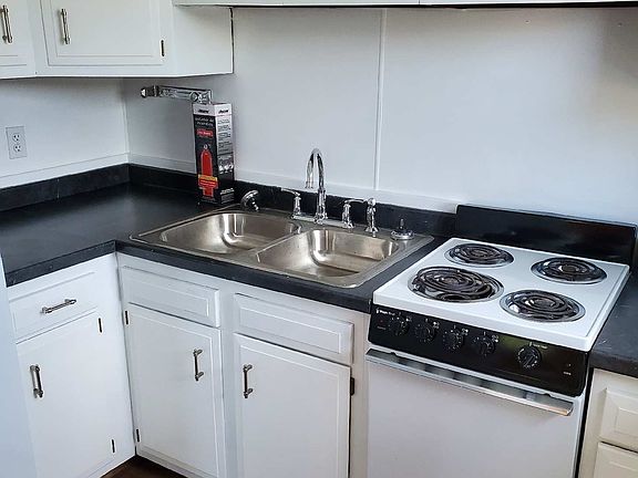 2nd image of 917 E Howard St #10774741