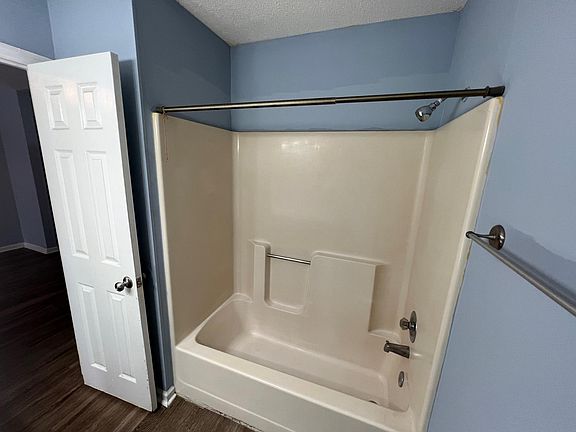 5th image of 140 Lanier Dr #174